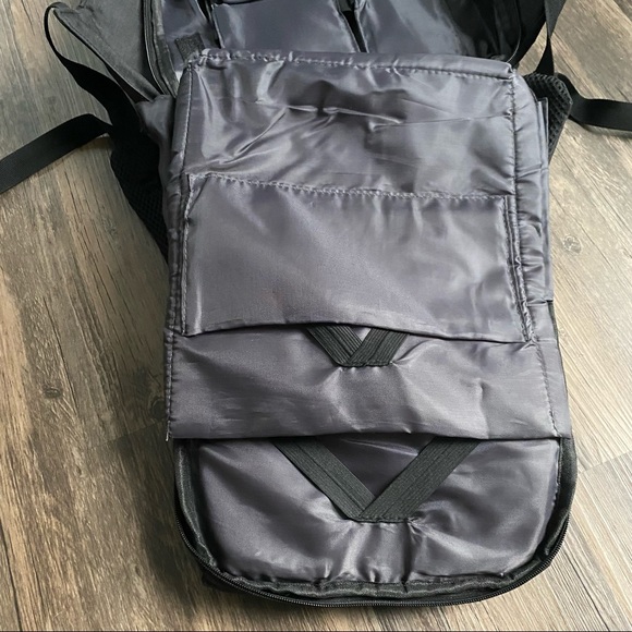 NWOT laptop / camera bag backpack. - Picture 9 of 12
